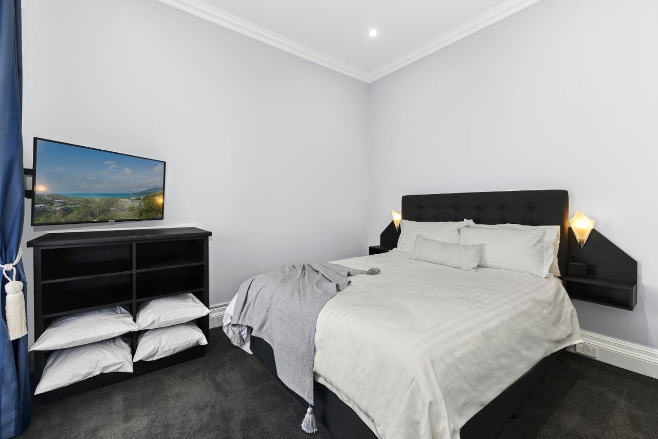 The Star Boutique Apartments Уоучоп Экстерьер фото